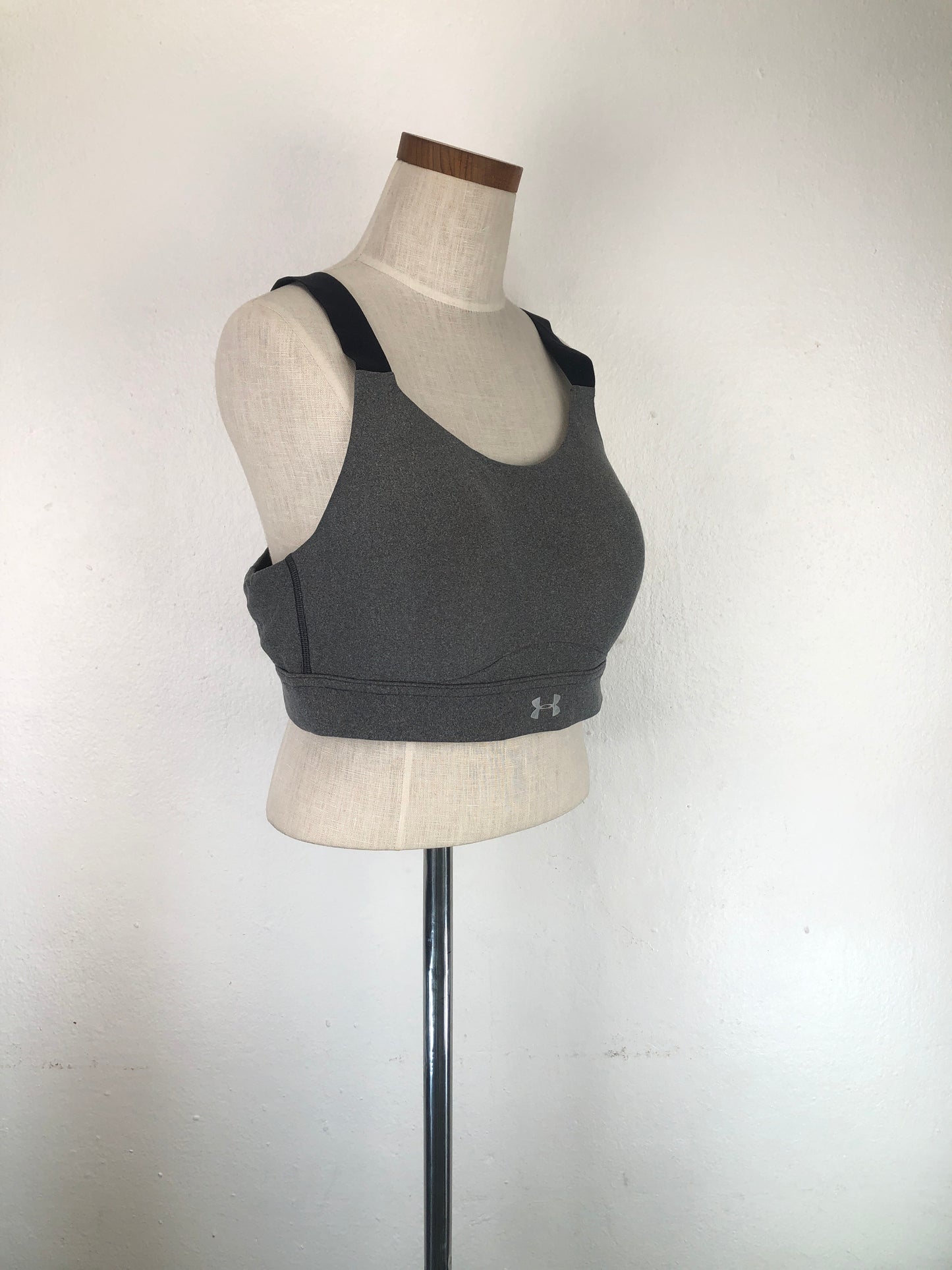 Blusita Gris Deportivo Under Amour