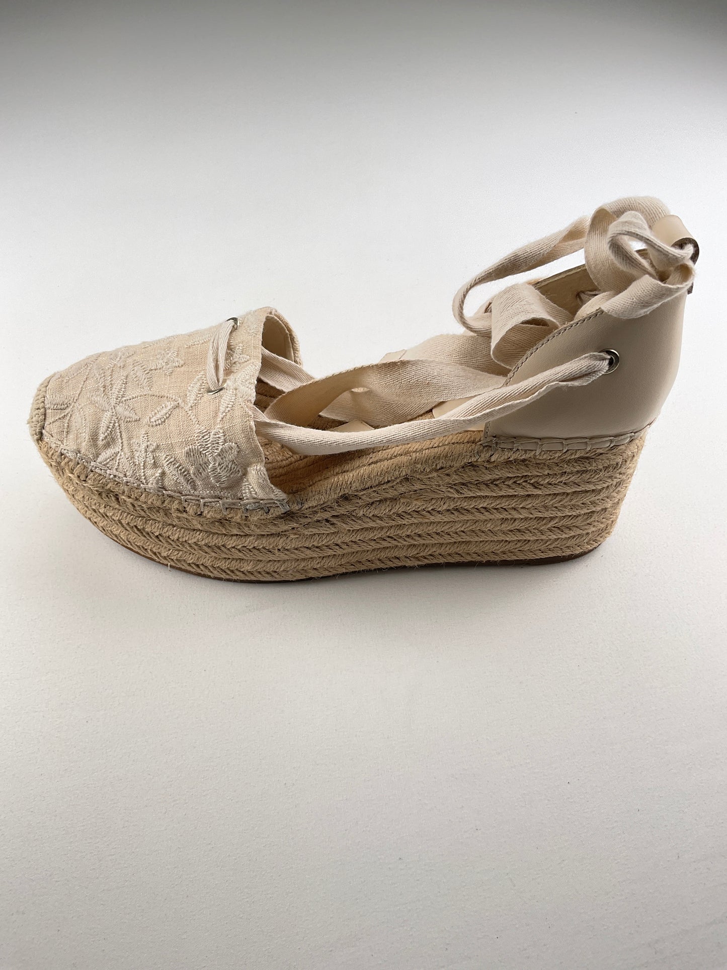 Zapatilla Crema Plataforma Vince Camuto