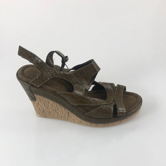 Zapatilla Verde Militar Aerosoles
