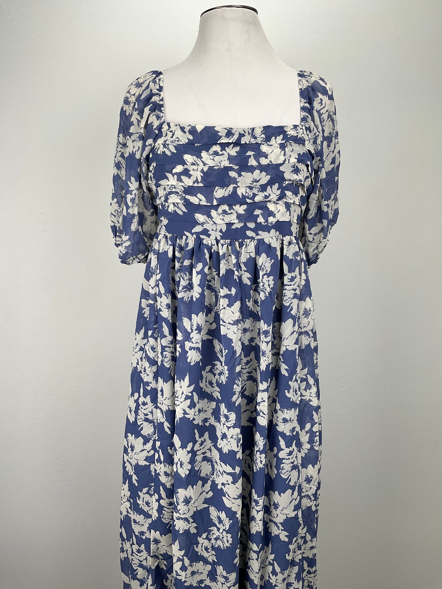 Vestido Gris Azulado Floral Wallflower