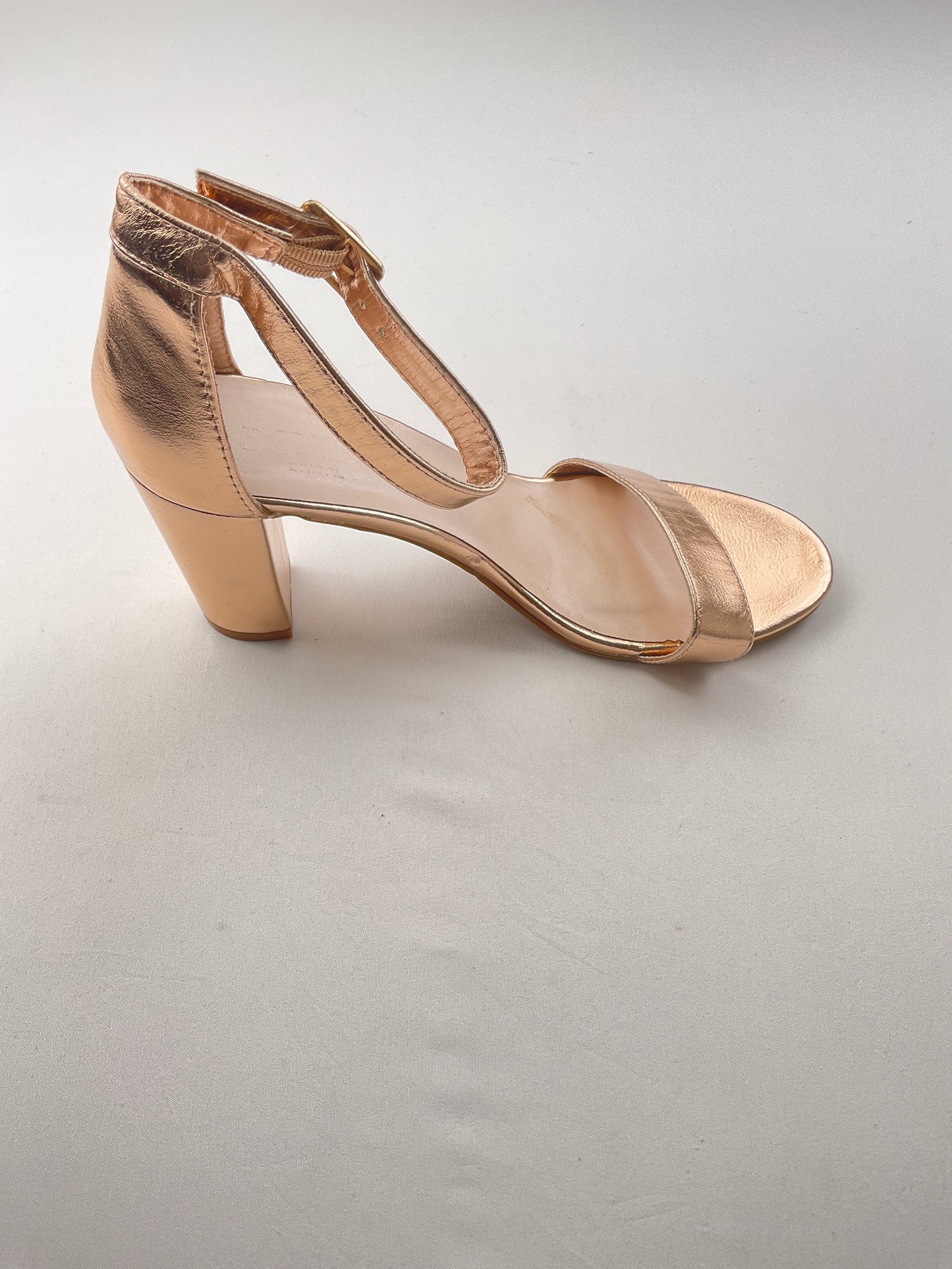 Zapatilla dorada Davids