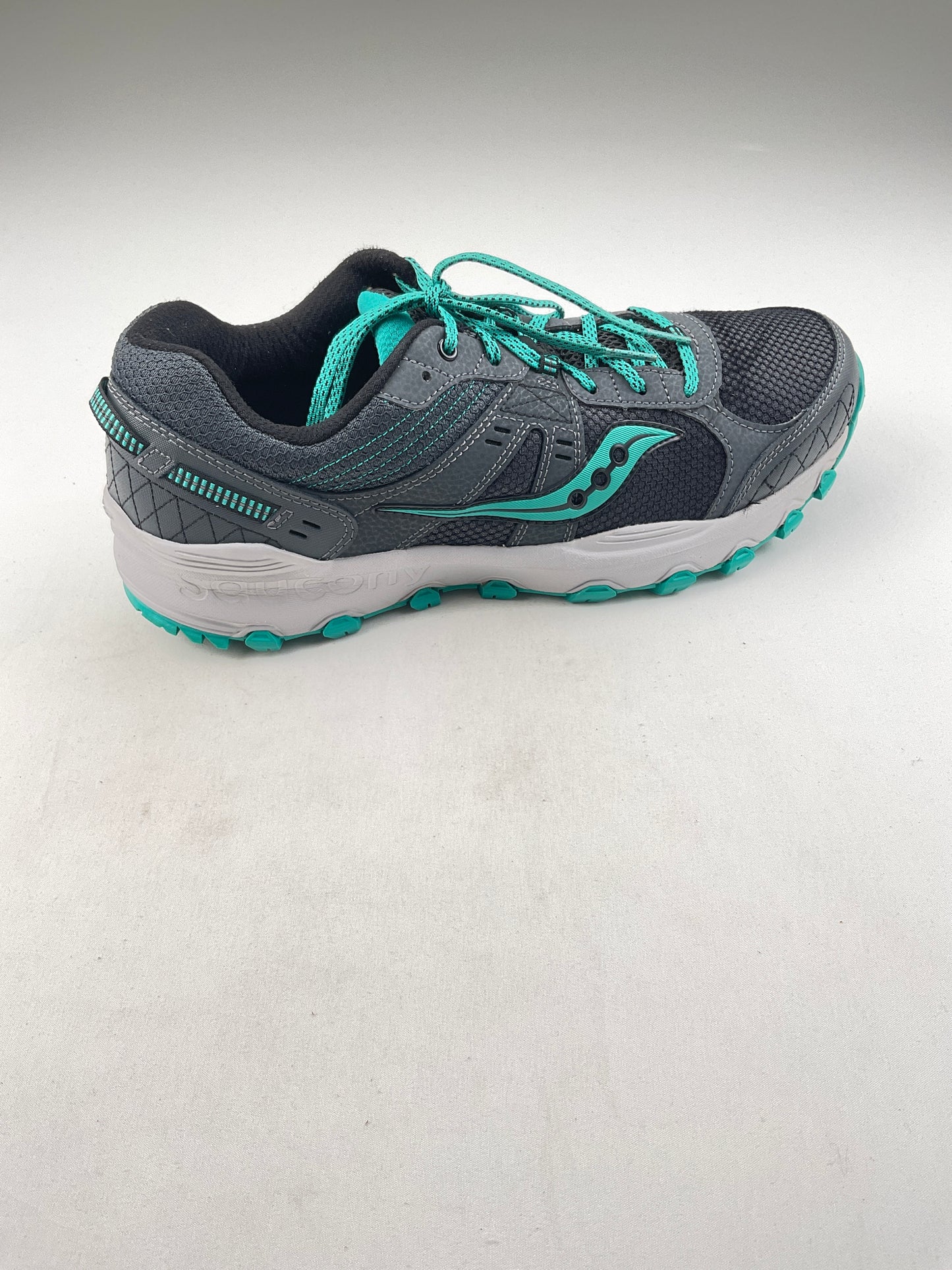 Tenis gris Saucony