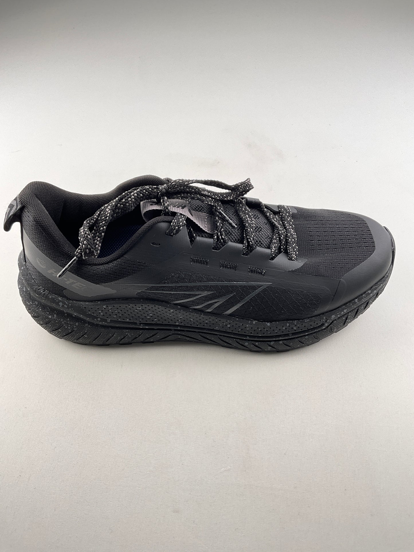 Tenis Negro Deportivo Hi Tec