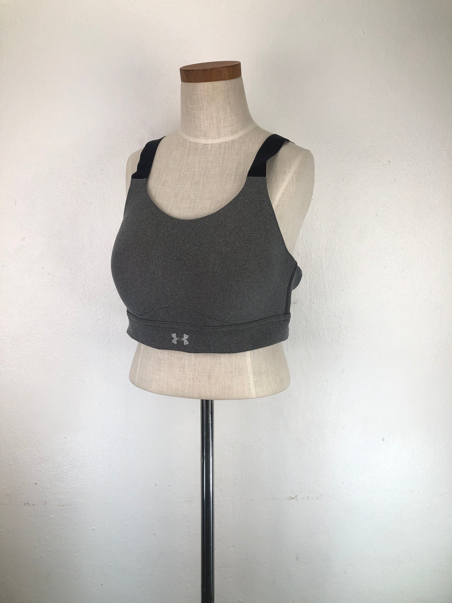 Blusita Gris Deportivo Under Amour