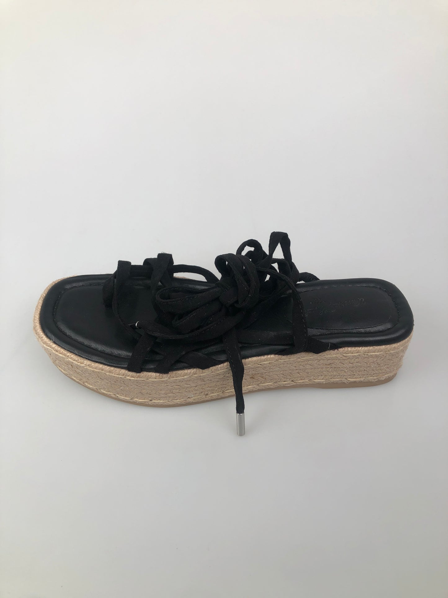 Zapatilla Negro Plataforma Universal Thread