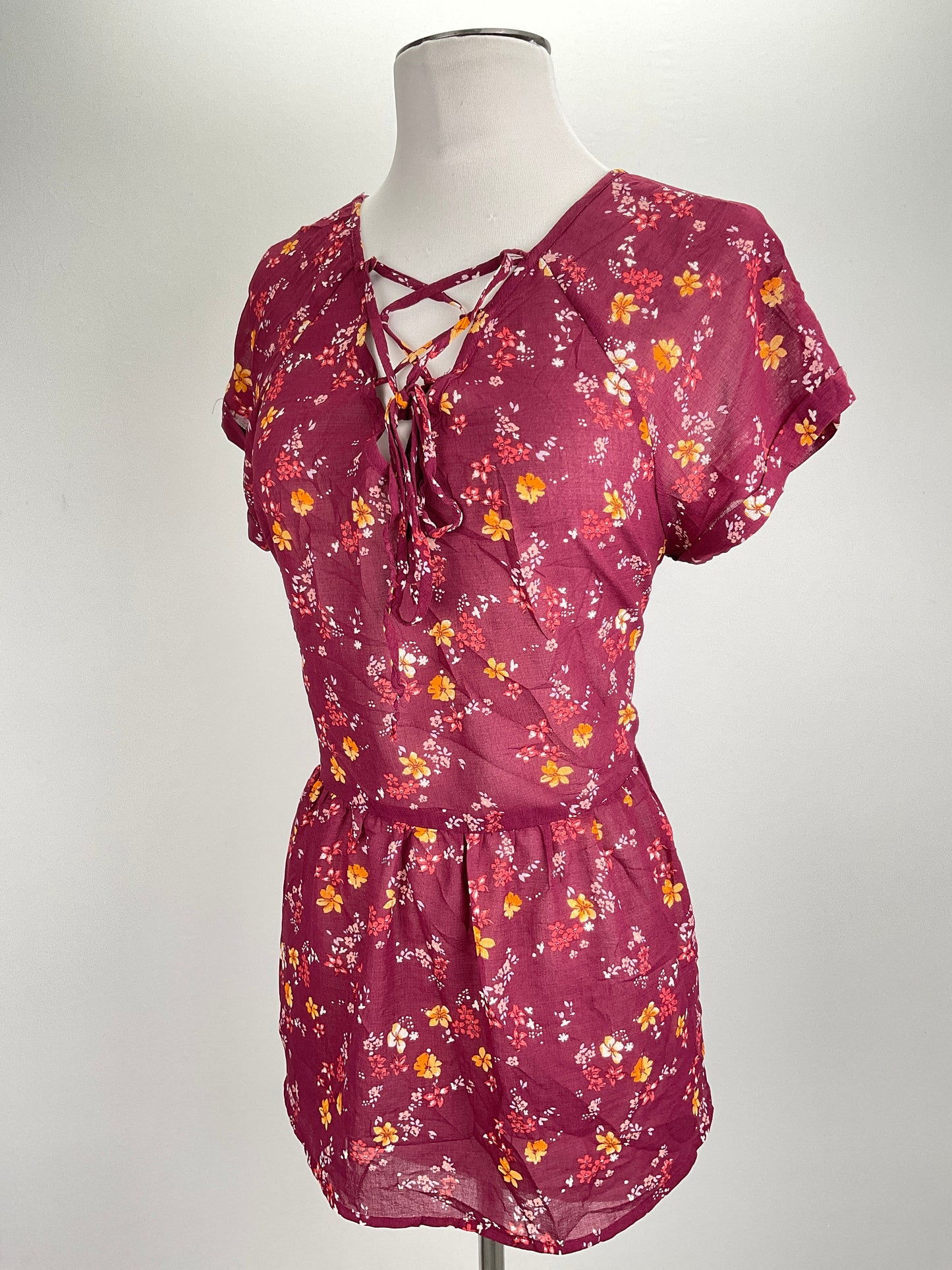 Blusa Rojo vino Floral Xhilaration