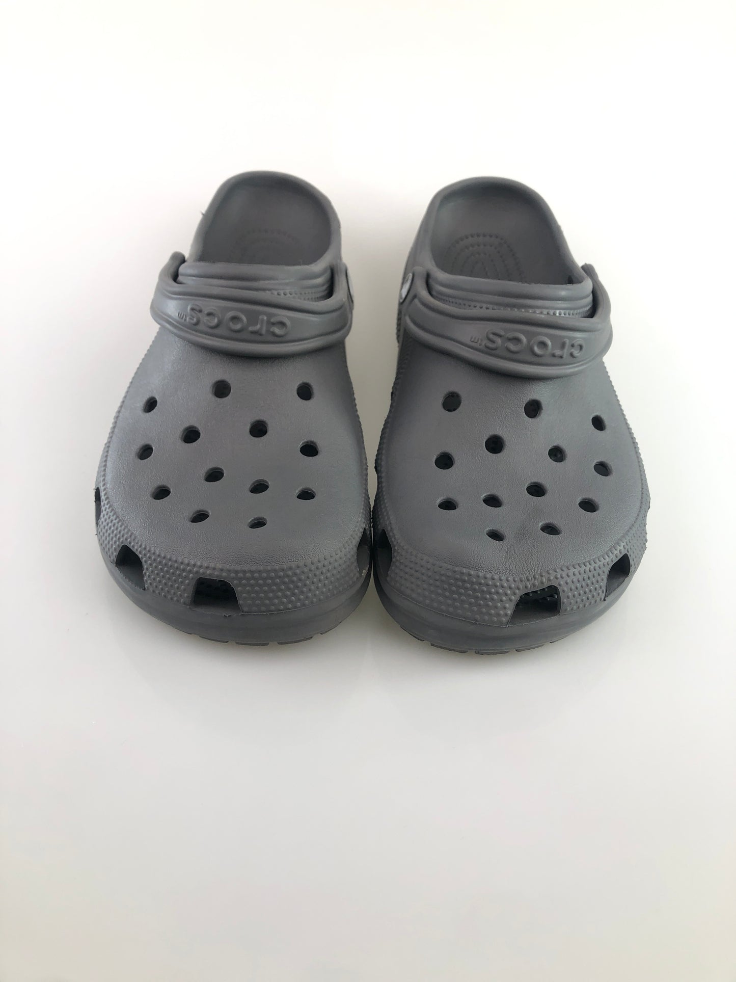 Sandalia Gris Crocs