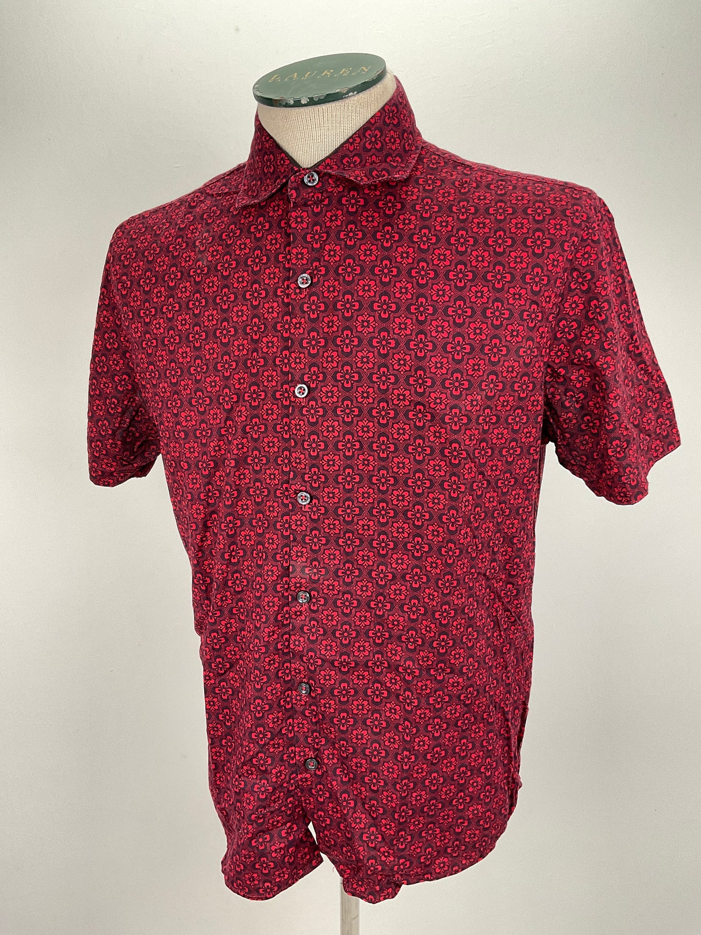 Camisa Rojo vino Floral Consequence