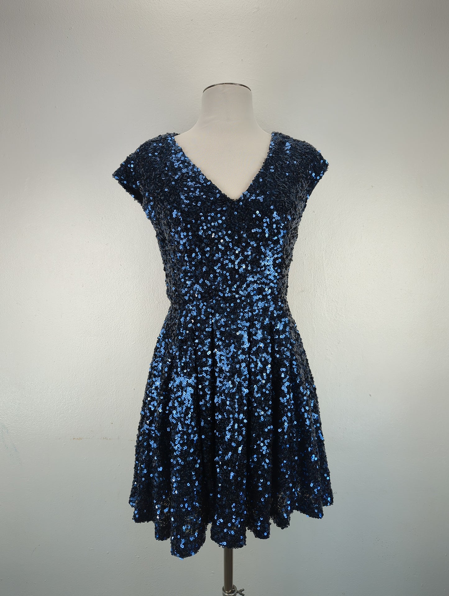 Vestido Azul marino de Brillo French Connection
