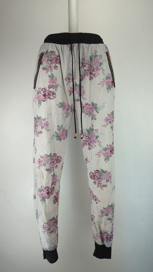 Jogger Crema De Flores Indero